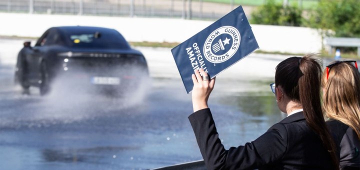 Porsche Taycan, En Uzun Drift Yapan Elektrikli Otomobil Rekorunu Kırdı